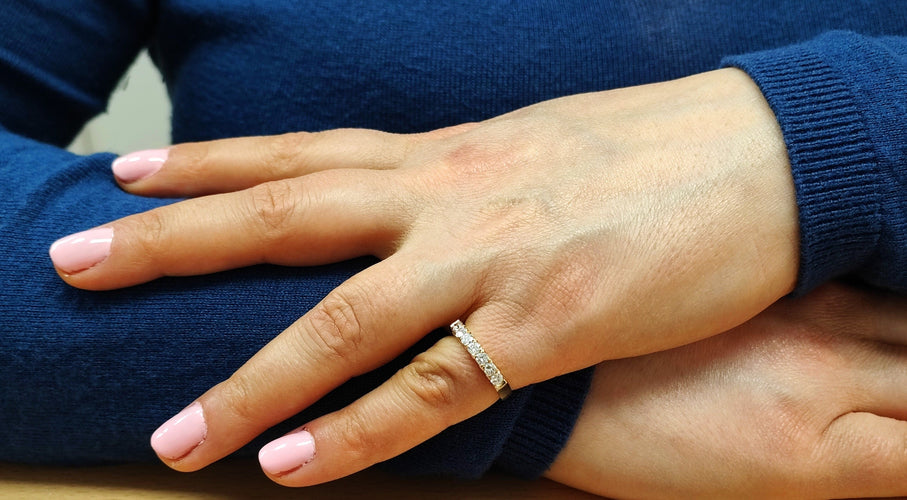 Bague 53.5 Demi alliance diamants or jaune 58 Facettes All.Demi.FA.19-J