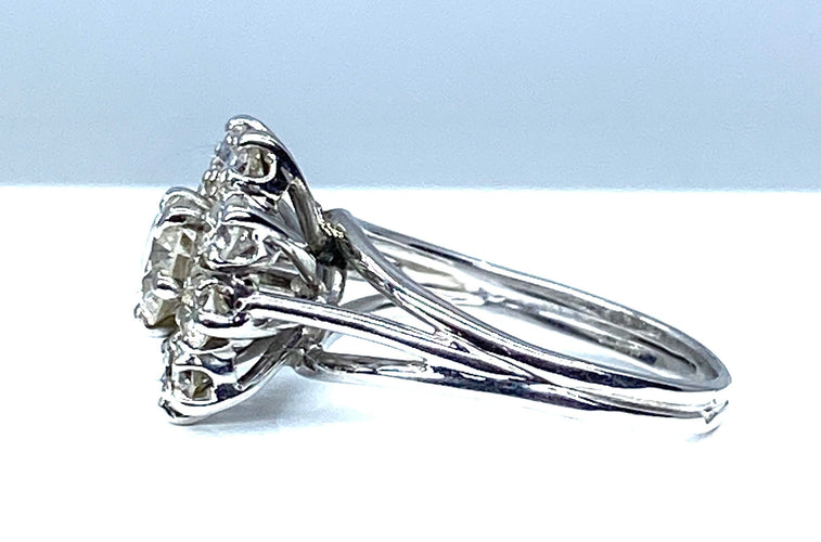 Bague 49.0 Bague marguerite en or blanc 18 carats en diamants 58 Facettes AB259