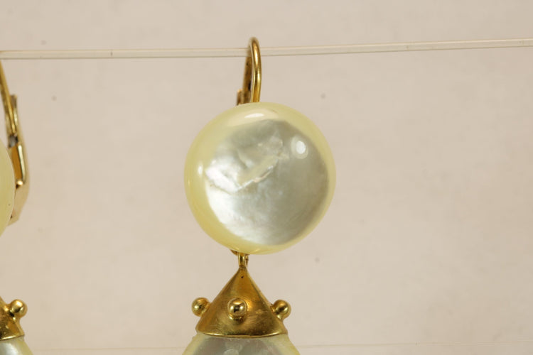 Boucles d'oreilles Boucles d'oreilles anciennes en or et nacre 58 Facettes 7696