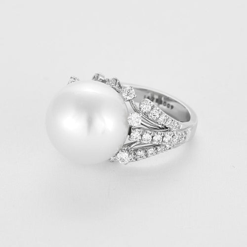 Bague 52,5 Bague en or blanc, perle de culture blanche et diamants 58 Facettes RAM3104