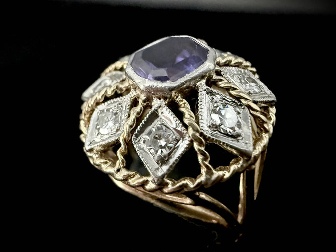 Ring 57 Two-tone gold ring with amethyst and diamonds 58 Facettes