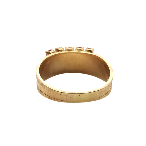 Anel de ouro amarelo, pérolas e rubis 