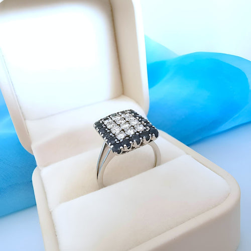 Bague 57.5 Bague Vintage (1970-1980) saphirs et diamants or gris 18K 58 Facettes 1757