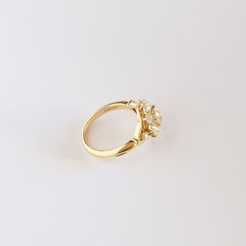 Eski pırlantalarla süslenmiş sarı altın vintage rozet yüzük 