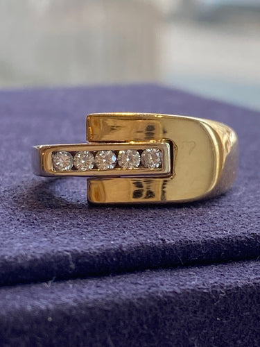 Bague 53 Bague moderniste en or jaune, or gris et diamants 58 Facettes