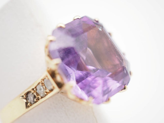 Bague 57 Bague cocktail or jaune améthyste et diamants 58 Facettes