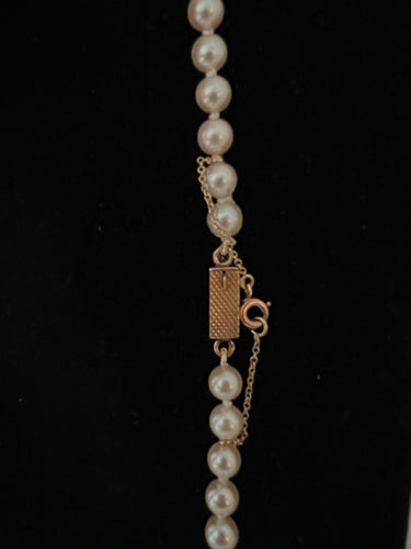 Collier Collier 71 perles de culture blanche fermoir or 58 Facettes