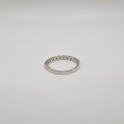 Bague 56 Demi-alliance or blanc diamants 58 Facettes