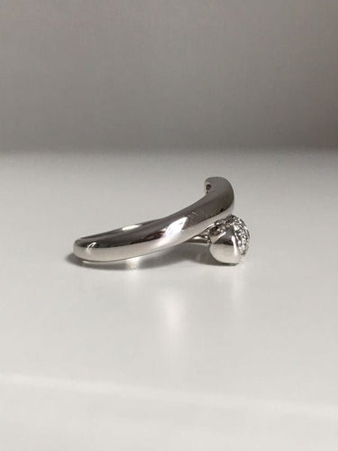 Bague 50 Bague BVLGARI modèle Astrea en or blanc 18K et diamants 58 Facettes