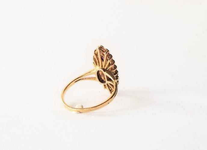 Bague marquise or jaune 18k - Rubis et diamants 58 Facettes