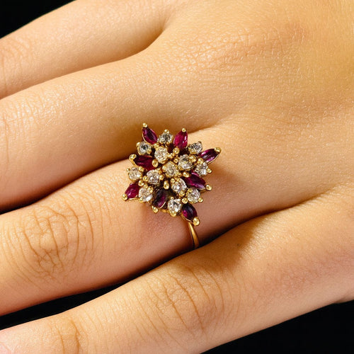 54 Anillo de Oro amarillo con Rubíes y Diamantes. 58 Facettes 50154