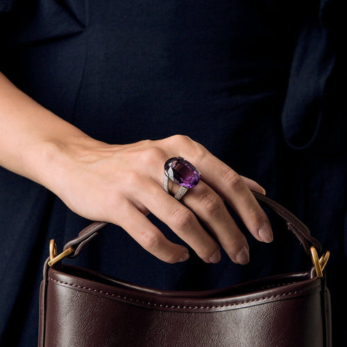 Prsten z bílého zlata s ametystem a diamanty 