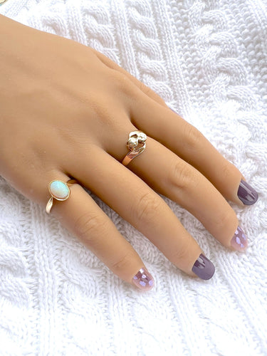 Bague 51 Bague ancienne or jaune et opale en cabochon 58 Facettes 1454