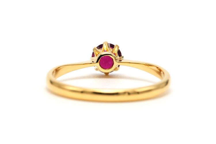 Bague 53 Bague contemporaine en or jaune 18 carats sertie d’un grenat 58 Facettes B786