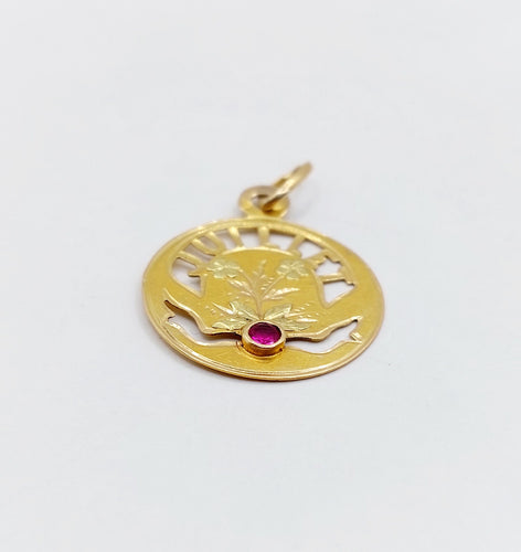 Pendentif Médaille Art Nouveau or jaune, rubis synthétique (circa 1900) 58 Facettes A05836