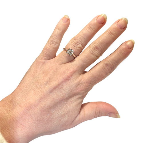 Bague 53 Bague solitaire or blanc, diamant 1.51 ct certificat HRD: G / VVS2 58 Facettes 7866 A