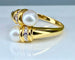 Bague 59 Bague en or jaune, 2 perles et 6 diamants 58 Facettes AB382