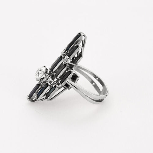 Bague 56 Bague moderniste or blanc, saphir et diamant 58 Facettes B250342