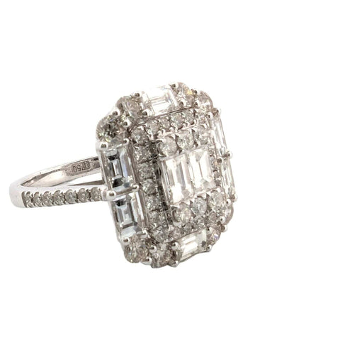Bague 52 Bague en or blanc avec diamants baguette et brillants 58 Facettes