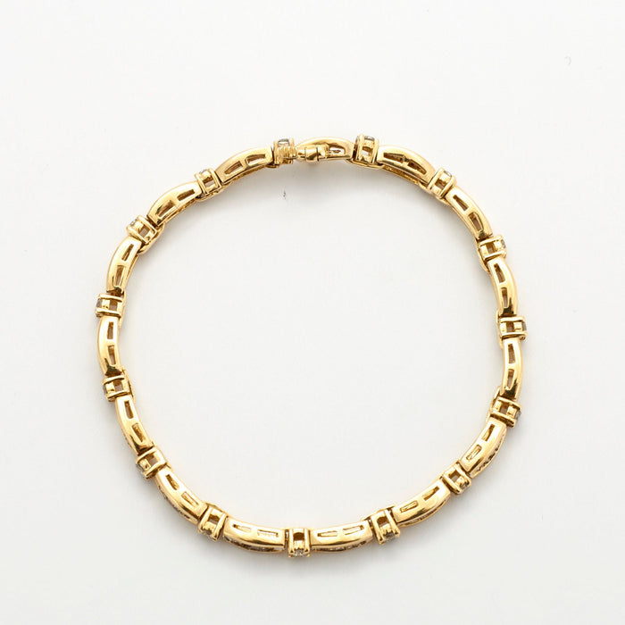 Baguette-cut diamond bracelet in 18k yellow gold