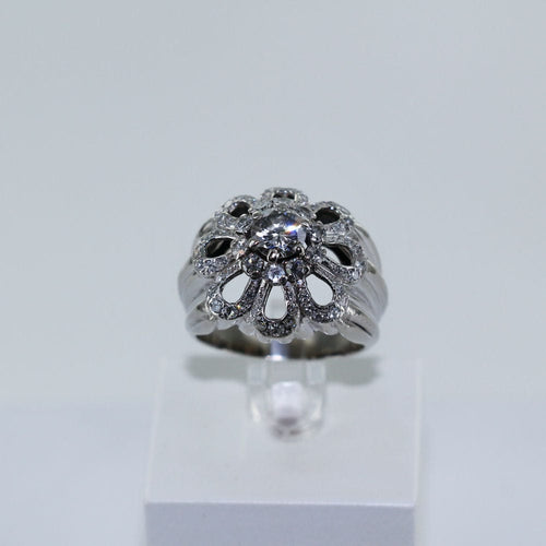 Bague Bague "fleur" en platine et diamants 58 Facettes