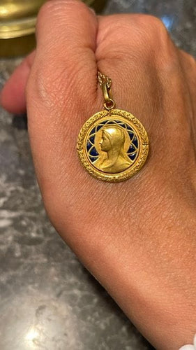 Pendentif Médaille de la Vierge Marie ancienne et émail 58 Facettes