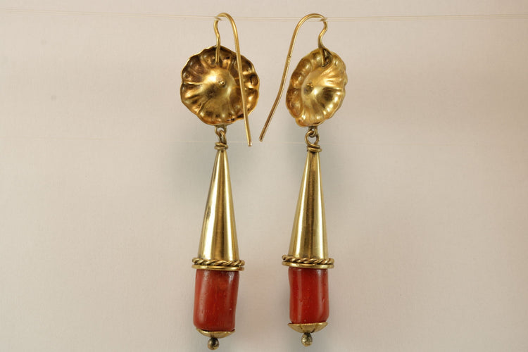 Boucles d'oreilles Boucles d'oreilles antiques en or jaune corail 58 Facettes 7652