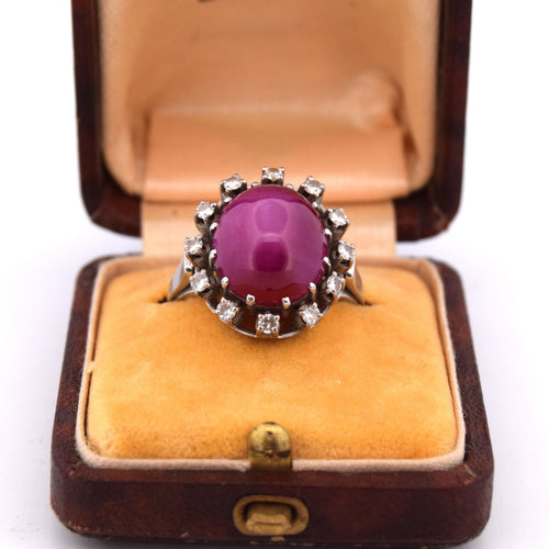 Bague 56 Bague vintage en or blanc avec rubis et diamants 58 Facettes