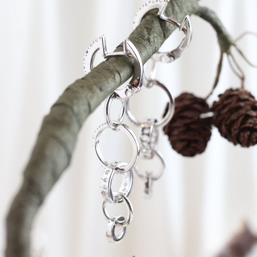 Boucles d'oreilles Boucles d'oreilles en or blanc avec diamants taille brillant 58 Facettes 159/24Z