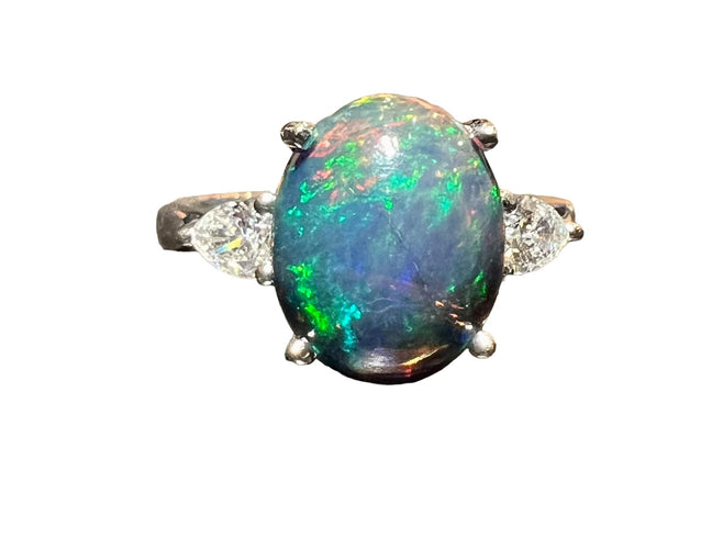 Bague 54 Bague Opale noire, diamant, or blanc 58 Facettes 7786 A