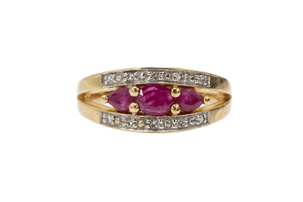 Anillo vintage de oro amarillo con rubíes y diamantes, Francia 