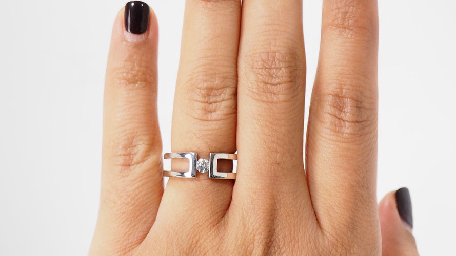 Bague 53.5 Bague en or blanc et diamant 58 Facettes 31821