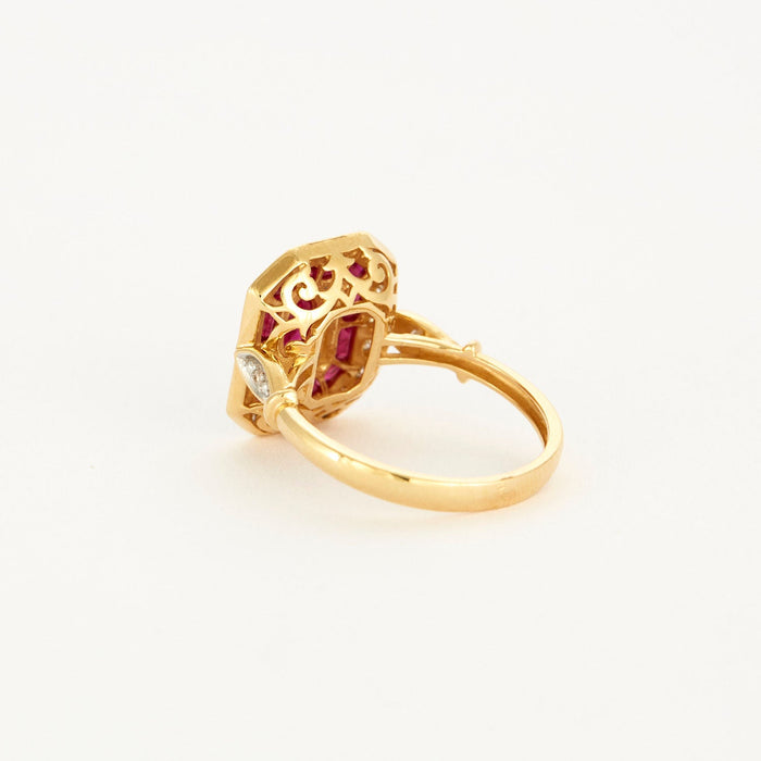 Ruby and diamond ring in yellow gold