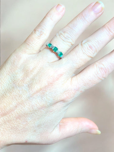 Bague 53 Bague Demi-alliance émeraudes et diamants , Or Blanc 18 Carat 58 Facettes 7822 A