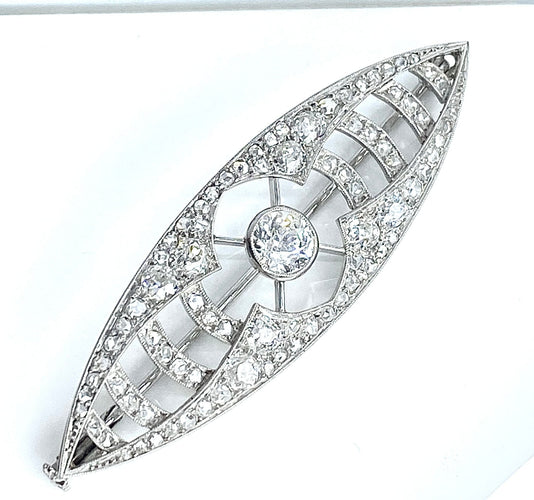 Broche de ouro branco e Platina cravejado de diamantes por volta de 1900