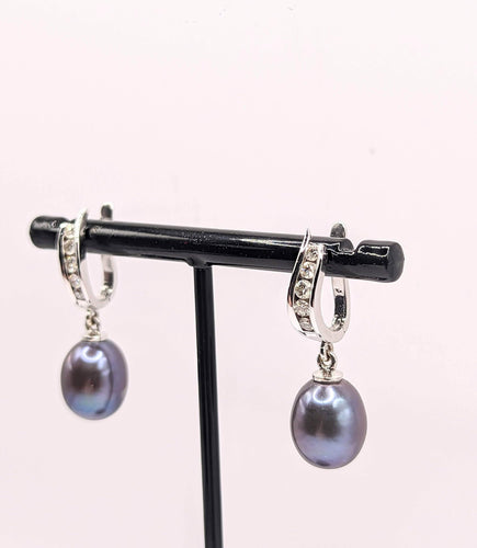 Boucles d'oreilles Boucles d'oreilles en or blanc diamants et perles grises 58 Facettes