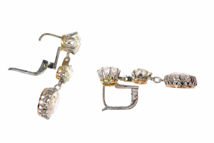 Boucles d'oreilles Élégance intemporelle : boucles d'oreilles en platine et or avec diamants taille rose de 5,50 carats 58 Facettes 23060-0078