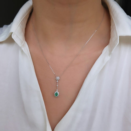 Collier pendentif Émeraude & Diamants – Or Gris 18K 58 Facettes