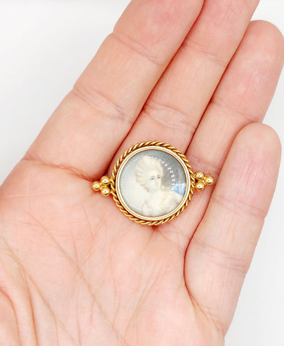 Broche Broche victorienne or rose, miniature femme élégante 58 Facettes A04508