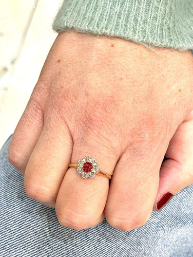 Bague Bague marguerite ancienne en or rose 18 carats ornée d’un saphir rose et diamants 58 Facettes