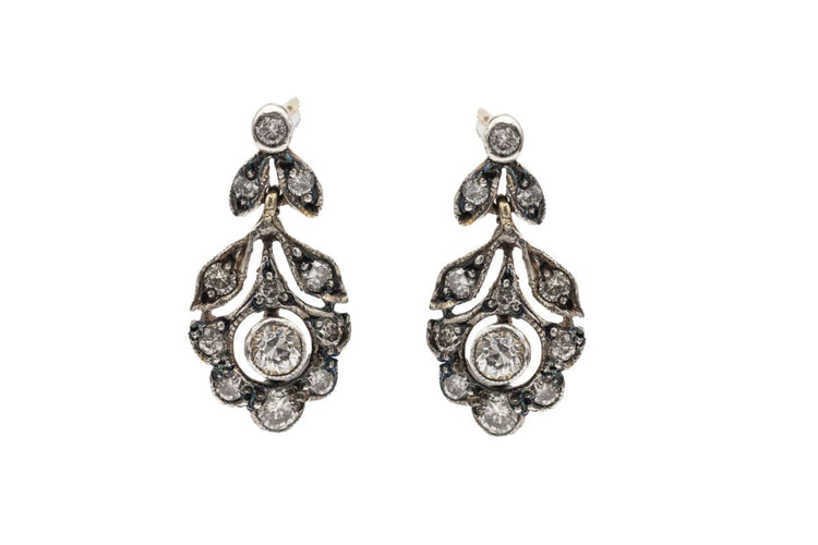 Boucles d'oreilles Boucles d'oreilles pendantes en or blanc avec diamants, début du XXe siècle 58 Facettes 10164