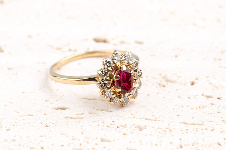 Bague 56 Bague or jaune, rubis et diamants  – 1,09 ct de rubis & 0,25 ct de diamants 58 Facettes BG-1400055-107