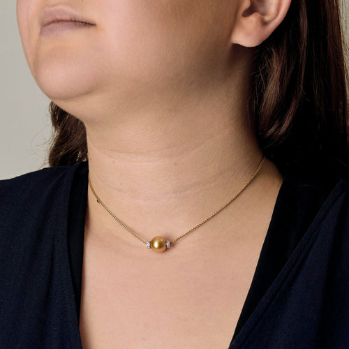 Collier Collier en or jaune, or blanc, perle Gold de culture des mers du sud et diamants 58 Facettes REU1088