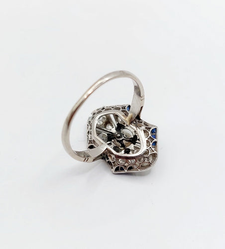 Bague marquise Art Déco Platine perle, diamants et saphirs calibrés (circa 1920) 58 Facettes A06226