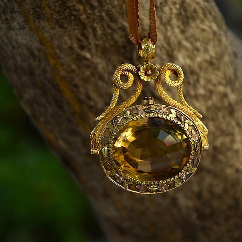 Pendentif Pendentif or jaune citrine « Hélios » Époque Restauration, vers 1819–1838. 58 Facettes 181