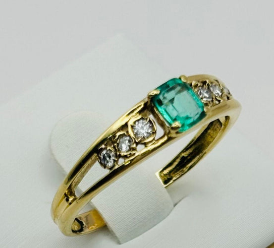 Bague 50 Bague vintage en or jaune avec émeraude et diamants 58 Facettes 50119