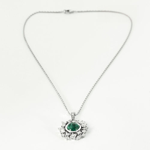 Collier Collier or blanc, émeraude et diamants 58 Facettes EB5