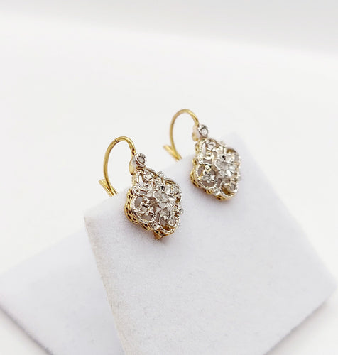 Boucles d'oreilles Dormeuses marguerite antiques en or 18k et diamants taille rose (circa 1900) 58 Facettes A06421