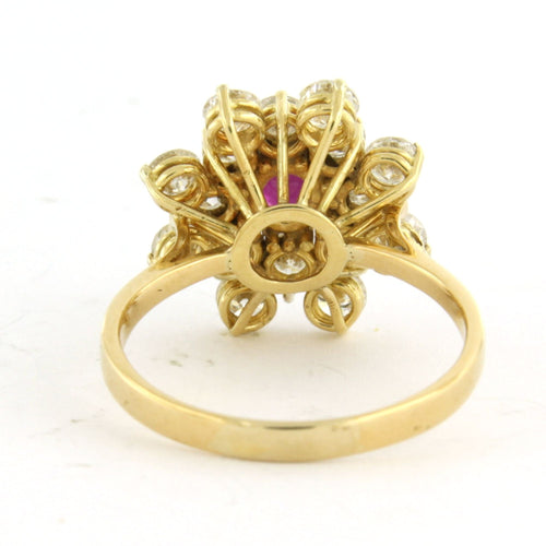 Bague 61 Bague en or jaune avec rubis et diamants taille brillant 58 Facettes