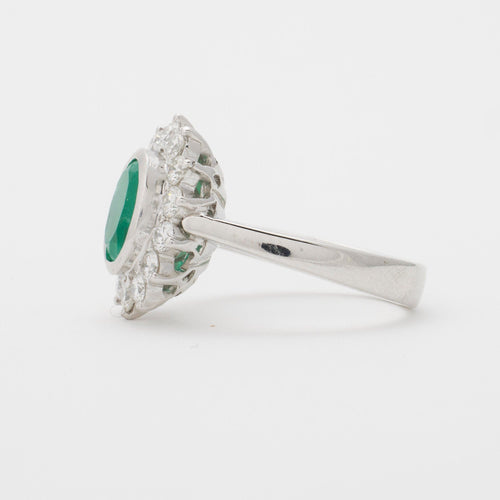 Anel de esmeralda e diamante